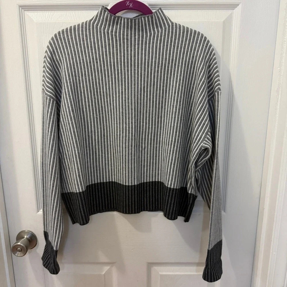 Tahari Women XL Striped Mock Neck Sweater Gray White Stretch Soft - Picture 1 of 10